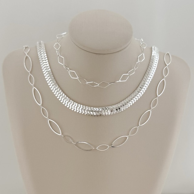 09.2397.0.S - (32) Choker de malha oca em trilho formato Y liso