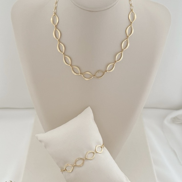 12.2118.0.O - Pulseira em elos navetes largos lisos em efeito sol