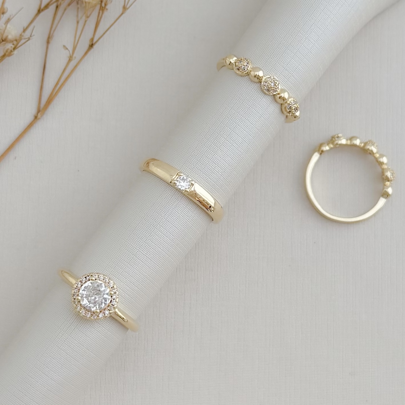 03.2473.1.O - (21) Anel de bolinhas em cravação intercalada