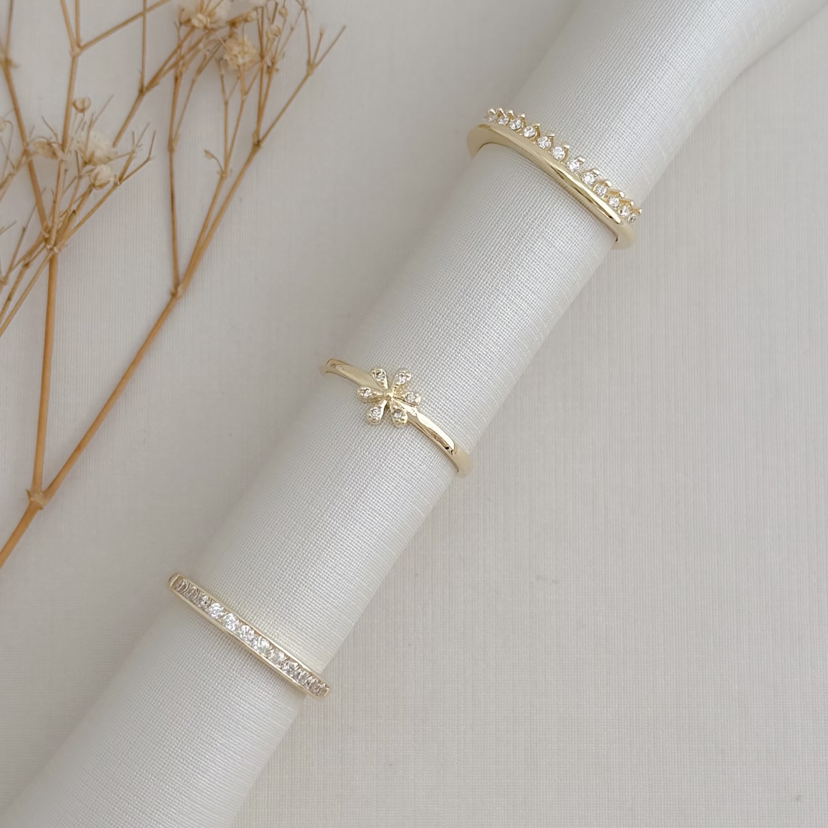 03.2480.1.O - (19) Anel estilo aparador com aro alto e bordas altas lisas