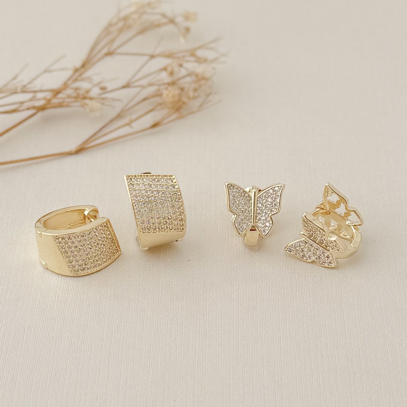 05.3072.1.O - Argola em formato borboleta em cravação chuveiro com borda lisa