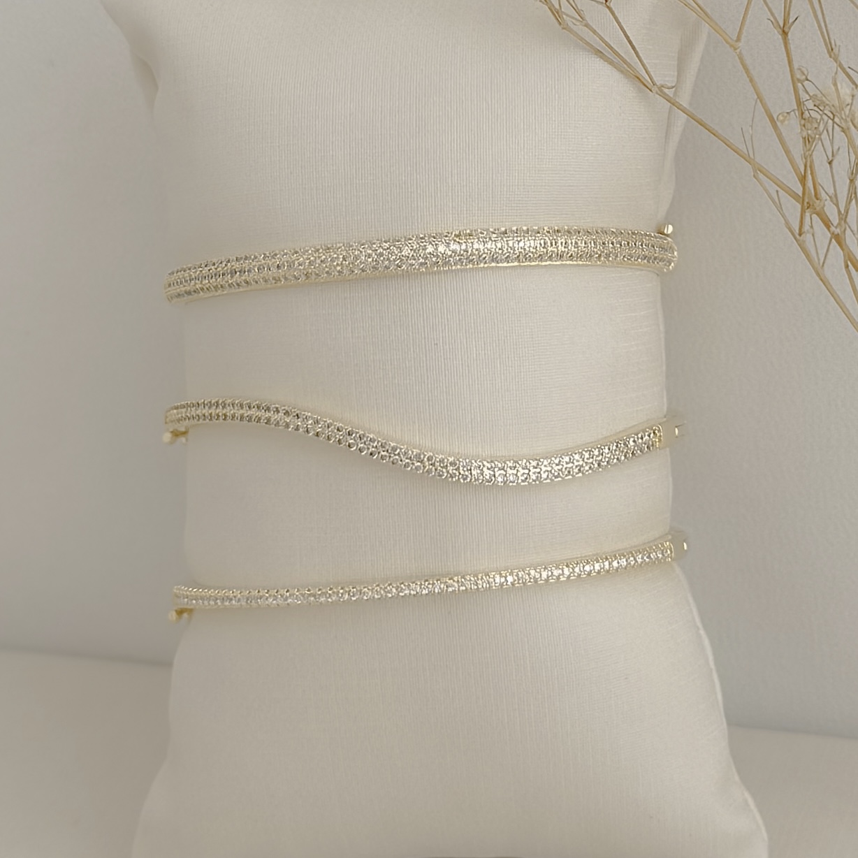 04.0216.1.O - Bracelete de duas colunas de cravação em efeito onda sem bora