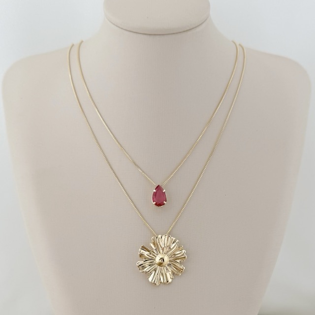 09.2404.6.O - (45) Colar de veneziana com pingente em gota de cravação garras