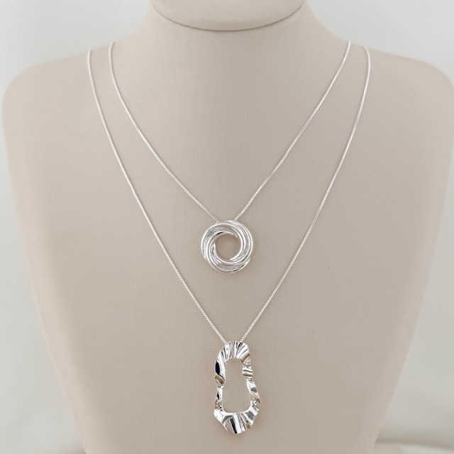 09.2405.0.S - (45) Colar de veneziana com pingente em efeito triade espiral liso clássico