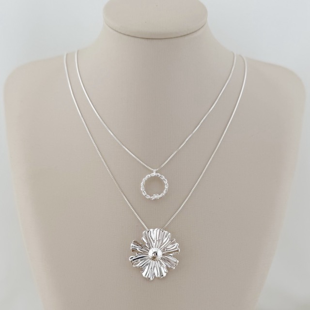 09.2406.1.S - (45) Colar com pingente circular em cordas trançadas com ponto de luz em parte inferior