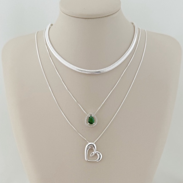 09.2420.5.S - (45) Colar veneziana com pingente de gota central e uma coluna de aura espaçada