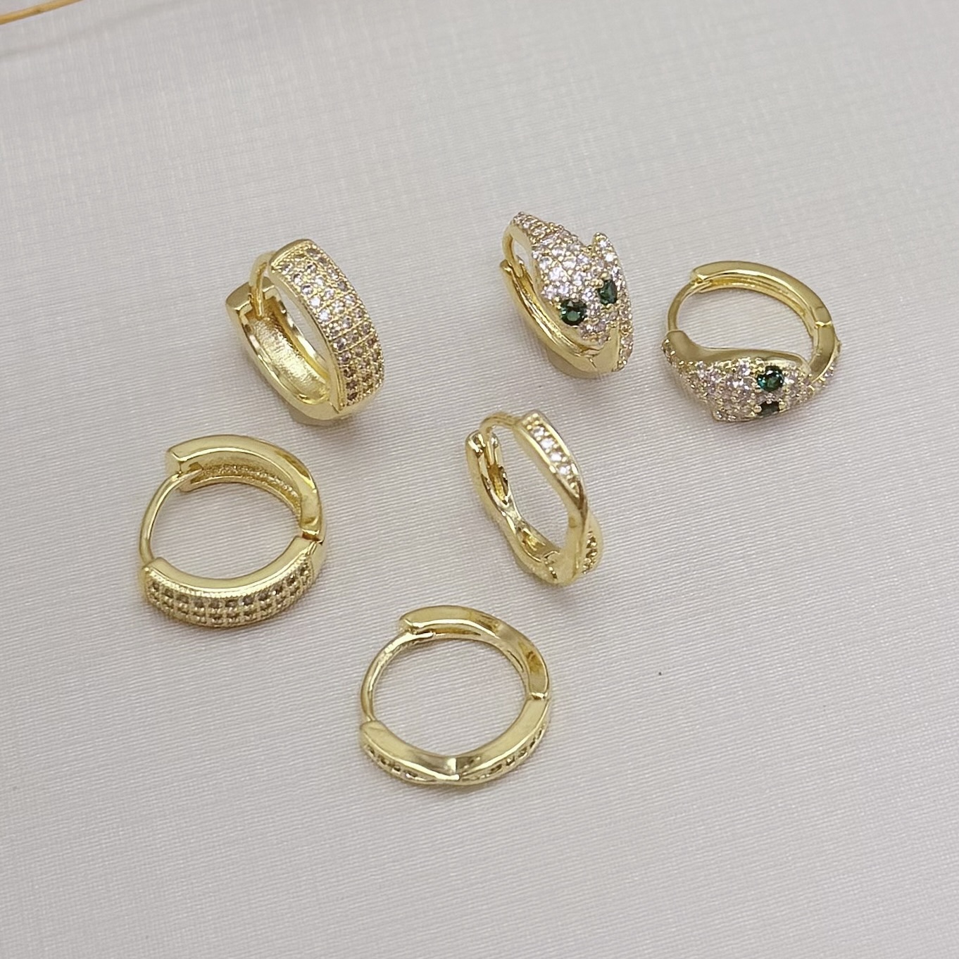 05.3090.1.O - Argola clássica com três colunas de zircônia 15mm