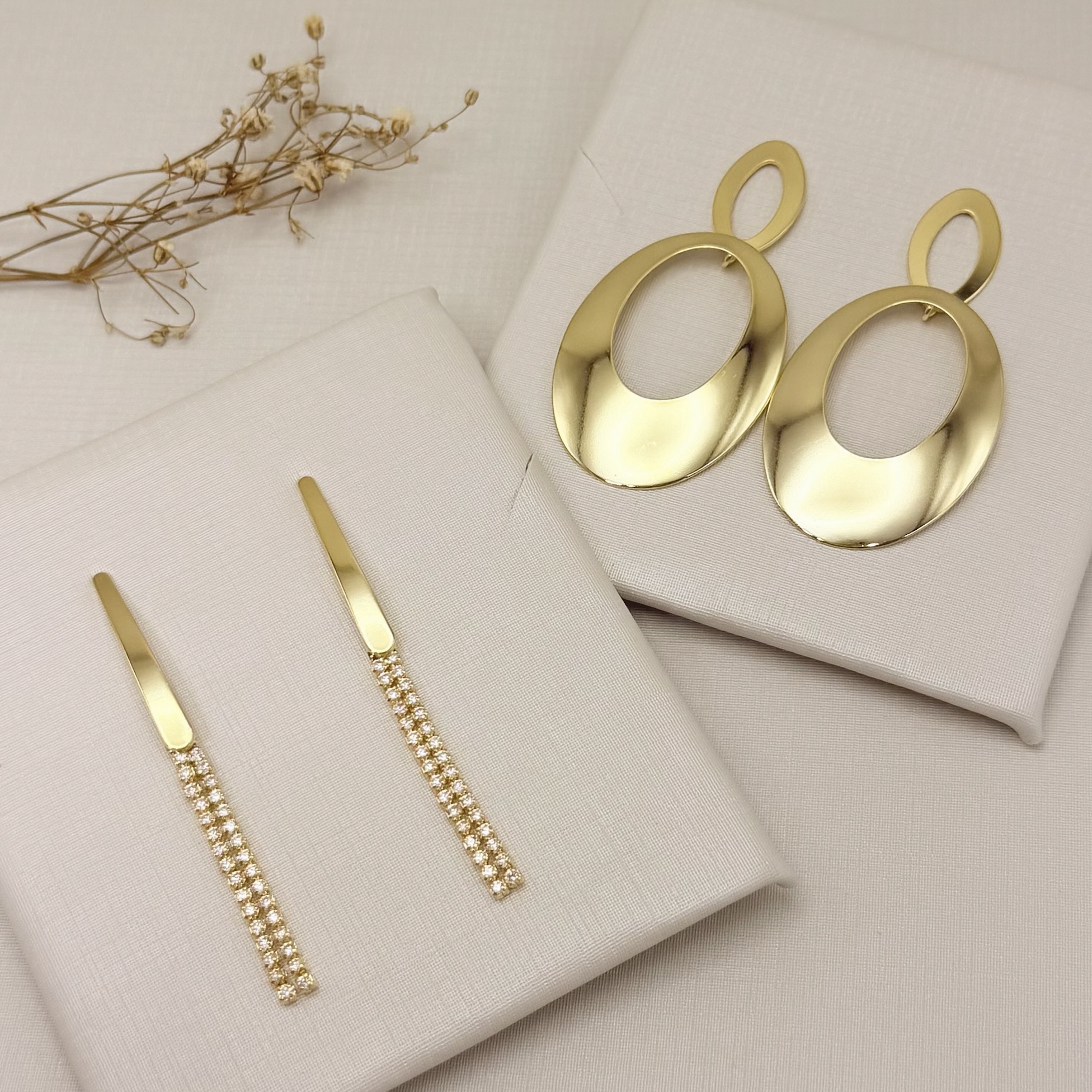 06.1319.0.O - Brindo grande base oval vazada e pingente oval grande vazada.