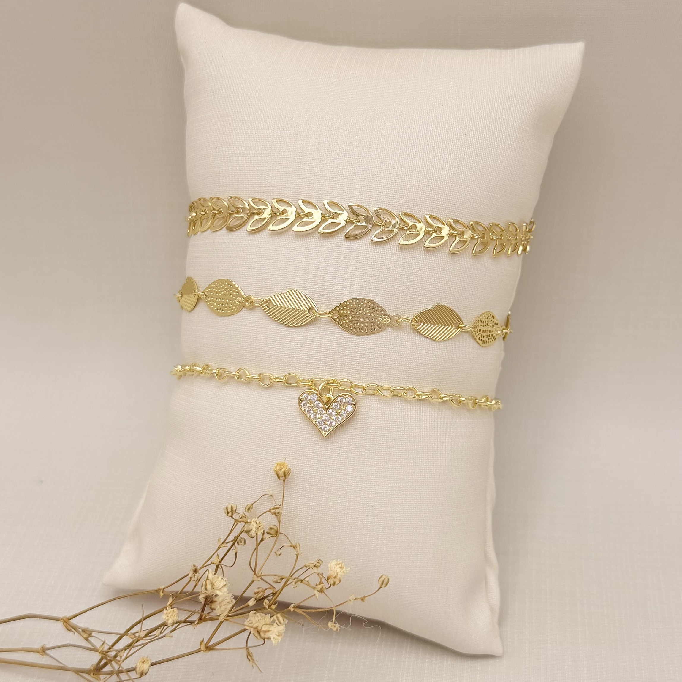 12.2244.1.O - Pulseira de elos em coração com pingente de coração cravejado.