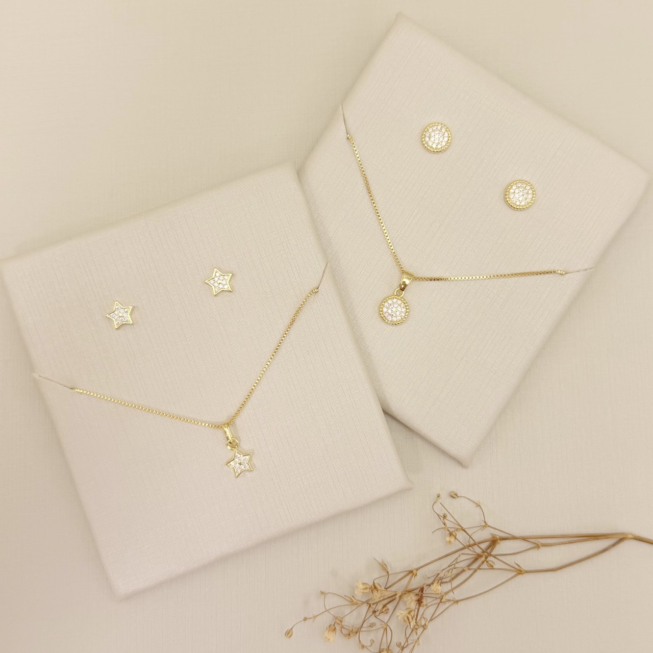 08.0614.1.O - Conjunto círculo 8mm cravejado com borda mini detalhes croissant.