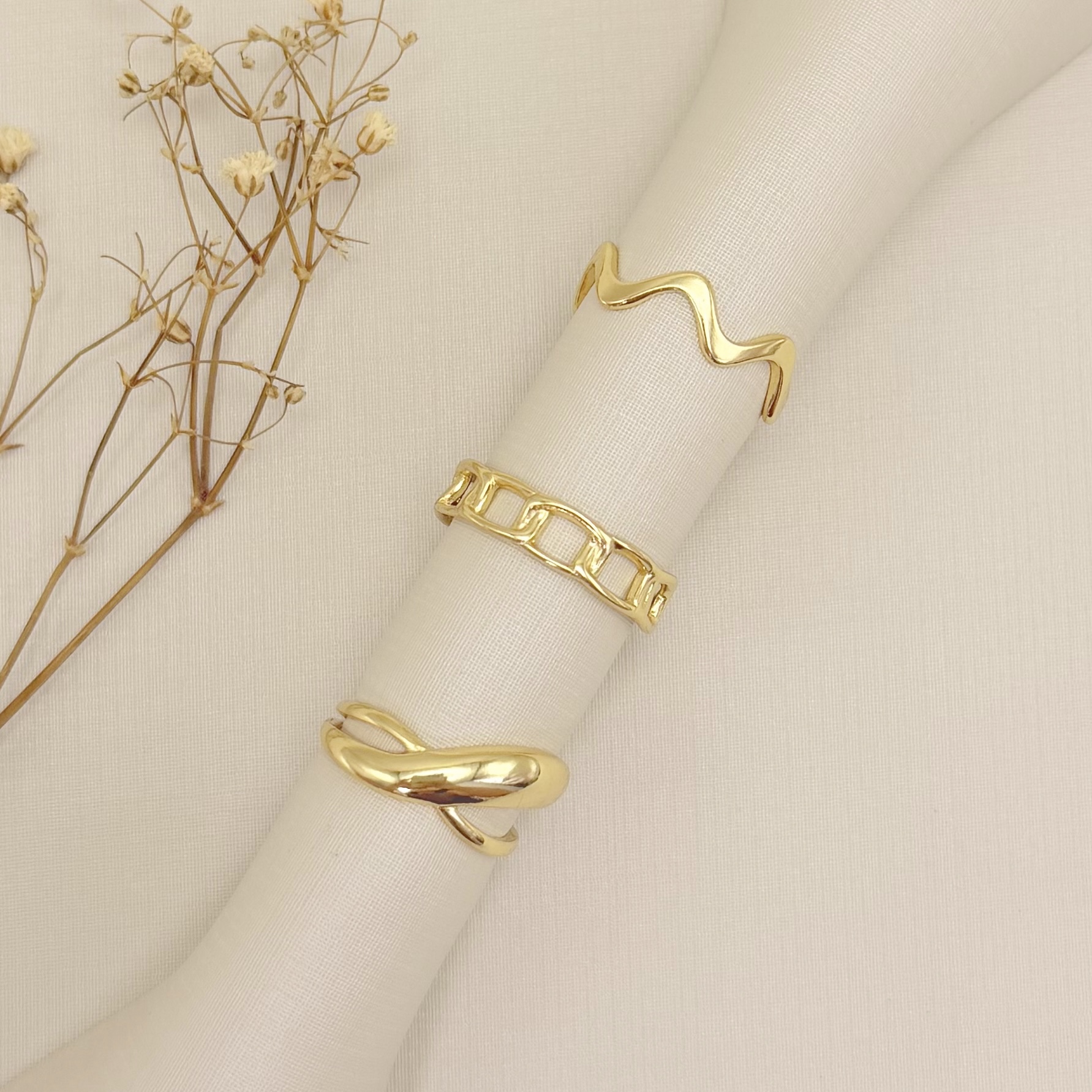 03.2525.0.O - (15) Anel de formato X orgânico com um lado fino e lado grosso liso