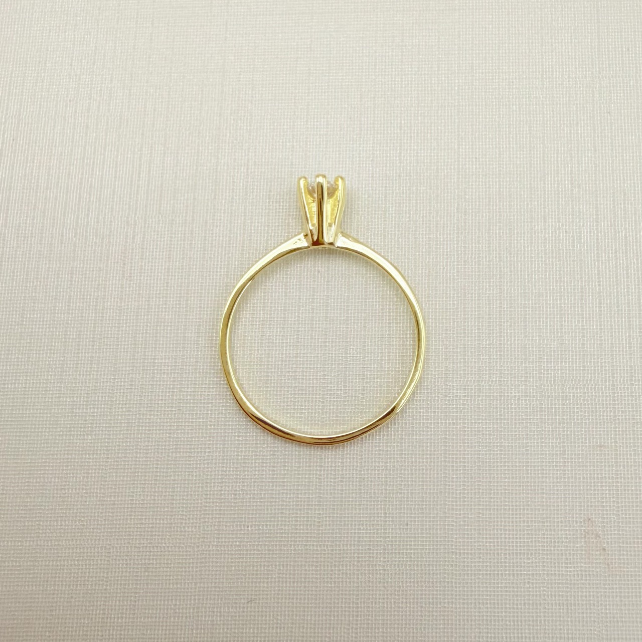 03.2127.1.O - (V3 - 14) Anel solitário clássico simples, aro fino com pedra alta em seis garras