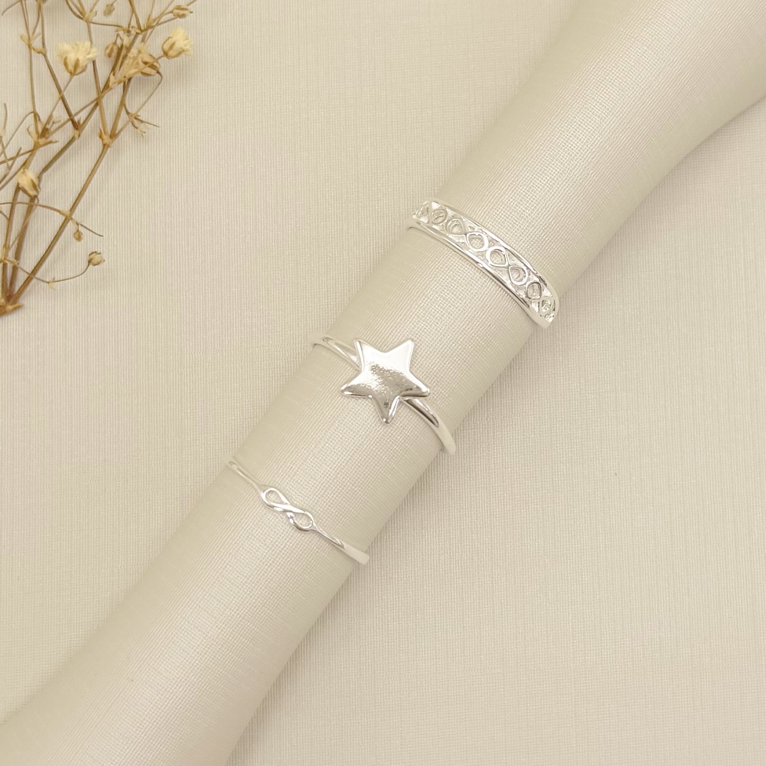 03.2530.0.S - (17) Anel de aro em infinitos dentro de duas faixas lisas