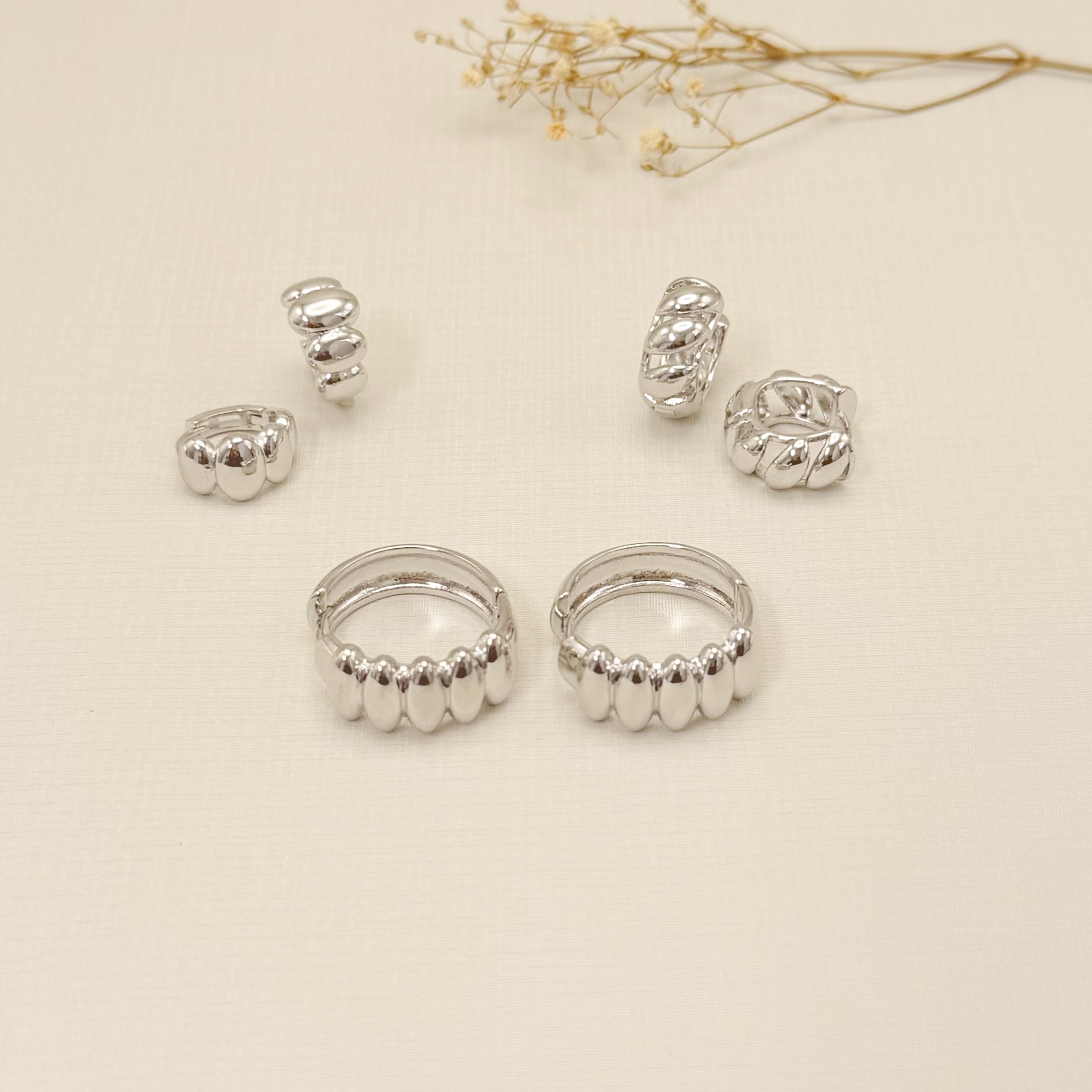 05.3120.0.B - Argola de parte frontal em chapas ovais lisas em tamanhos variados