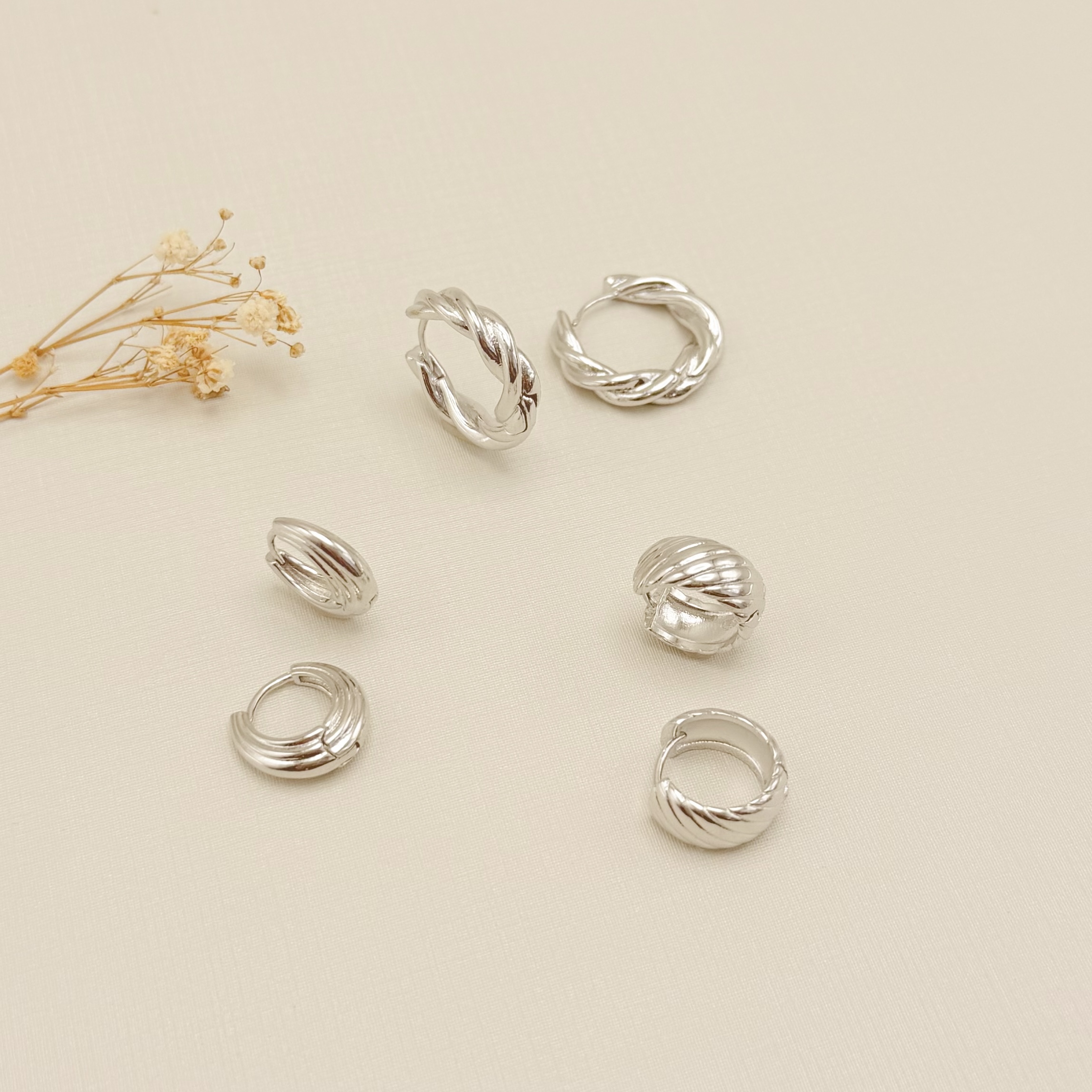 05.3129.0.B - Argola circular em tubos de efeitos torcidos