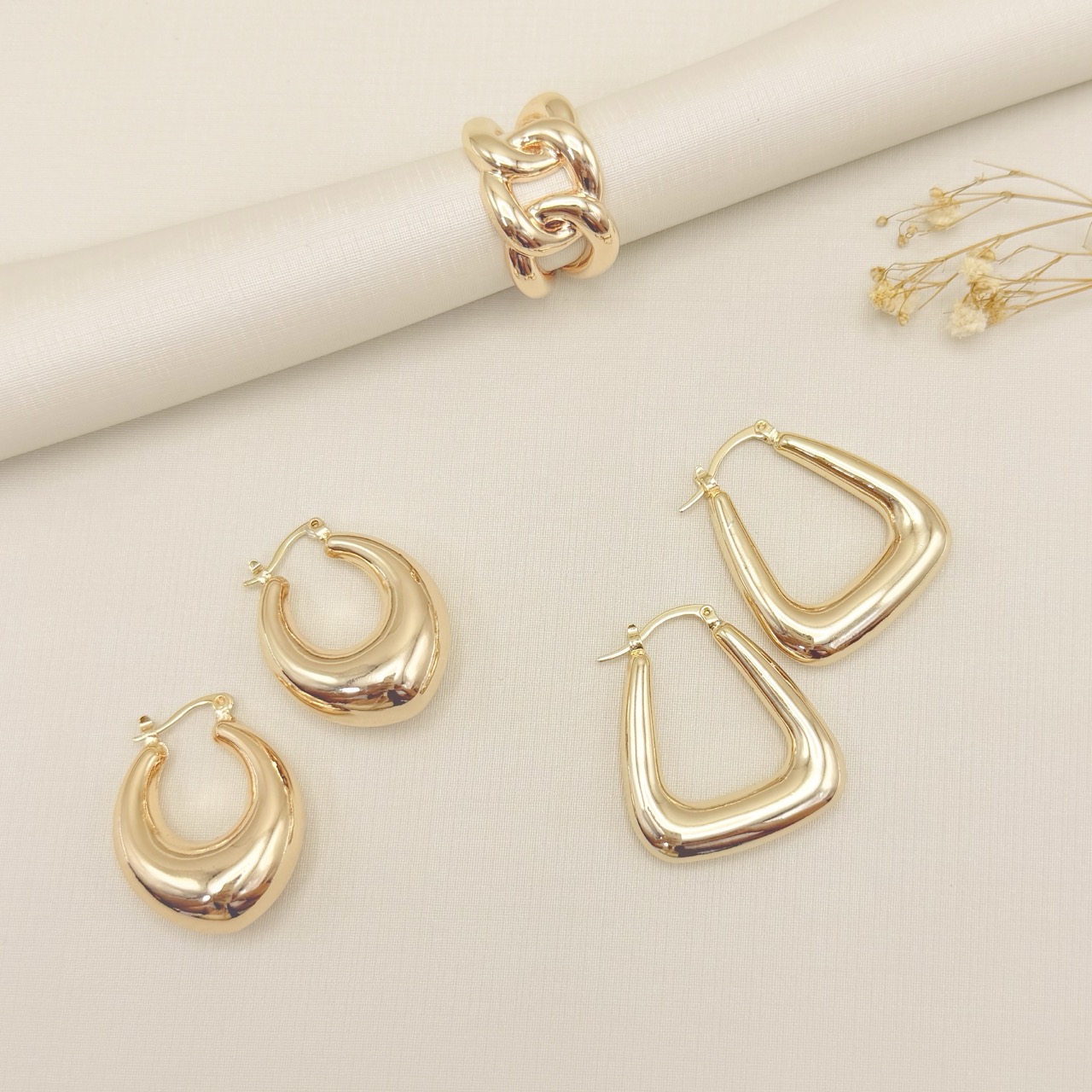 03.2541.0.O - (17) Anel de elo groumet grande liso simples