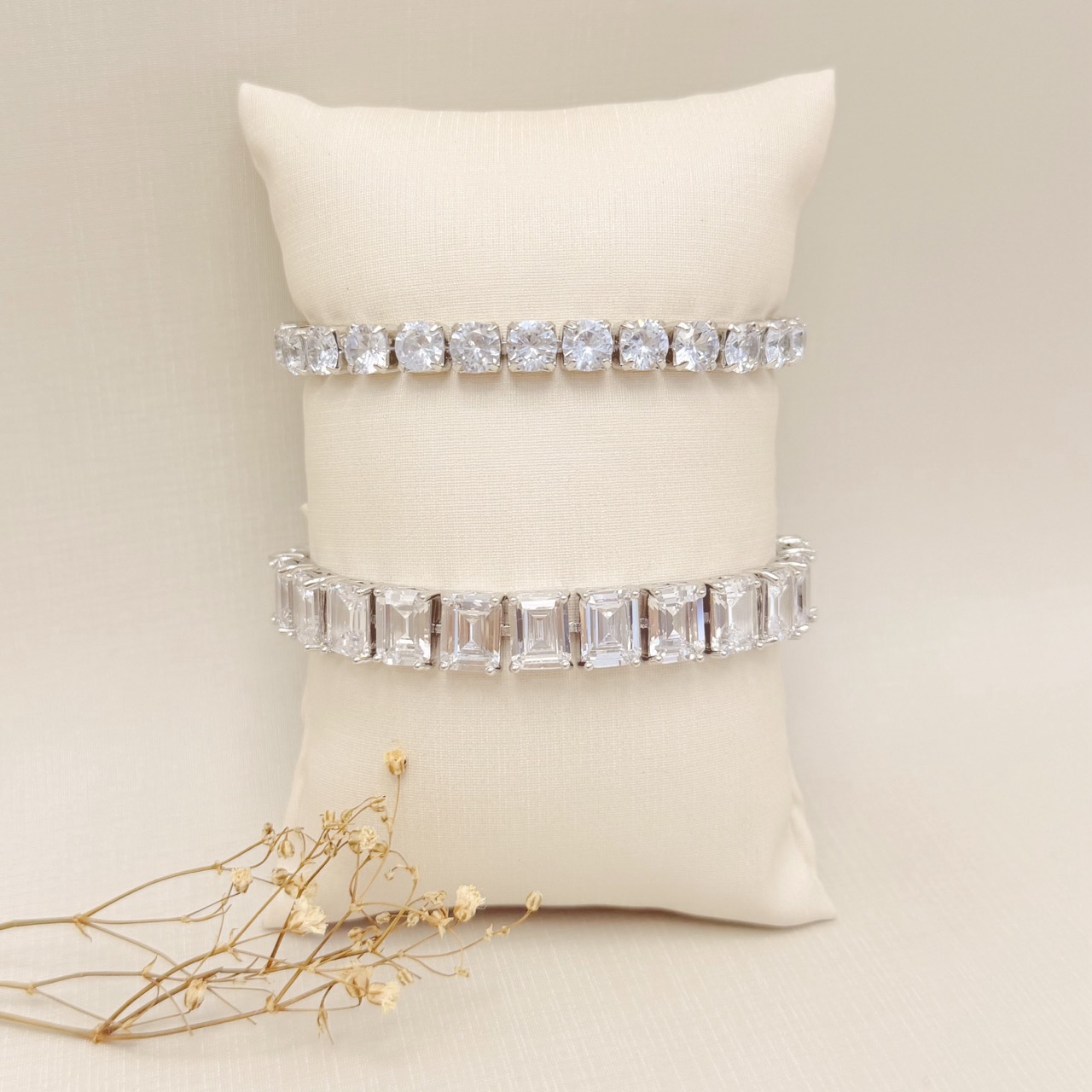 12.2282.1.B - Pulseira riviera de pedra retangular com fecho relógio