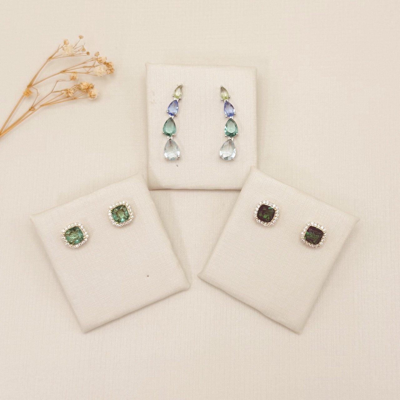 06.1349.C.B - Brinco ear-jacket em quatro gotas de tamanhos crescente