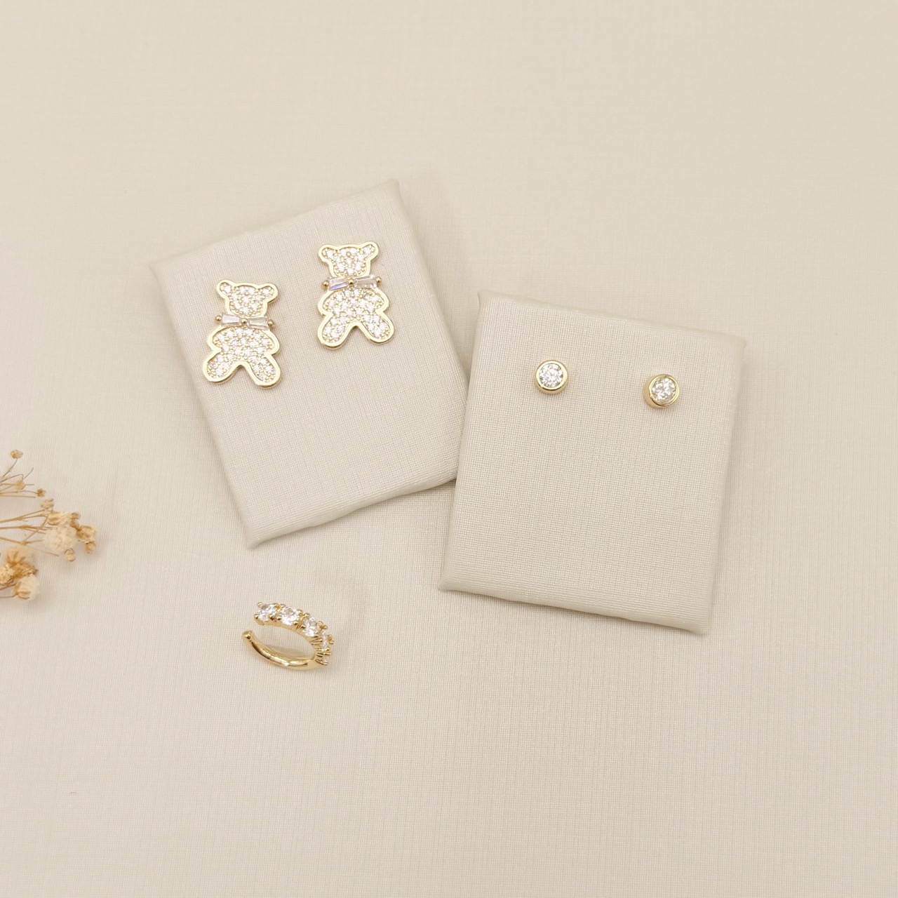 13.0255.1.O - Piercing fake de uma linha de cinco pontos de luz em 3mm