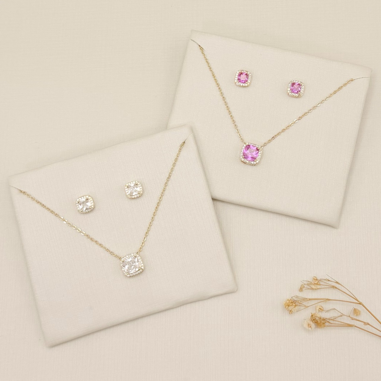 08.0626.1.O - (40) Con junto quadrado com uma linha de aura e galeria