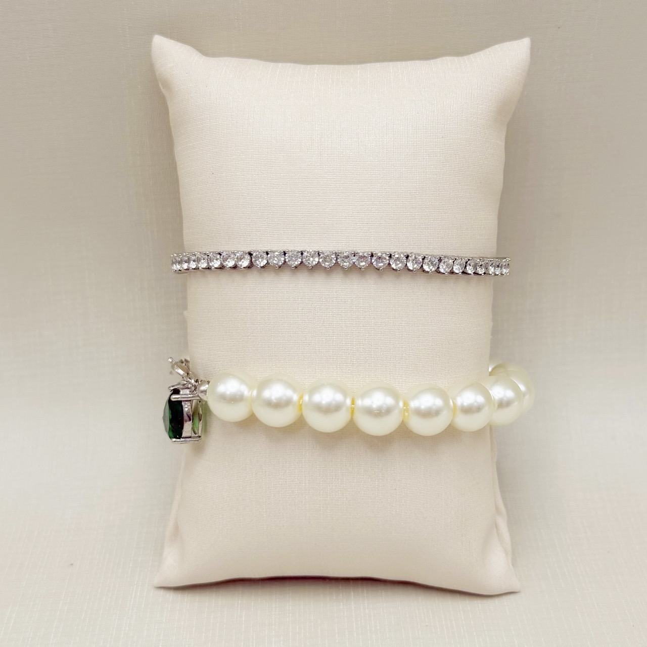 12.2287.1.B - Pulseira em riviera clássica simples com fecho relogio