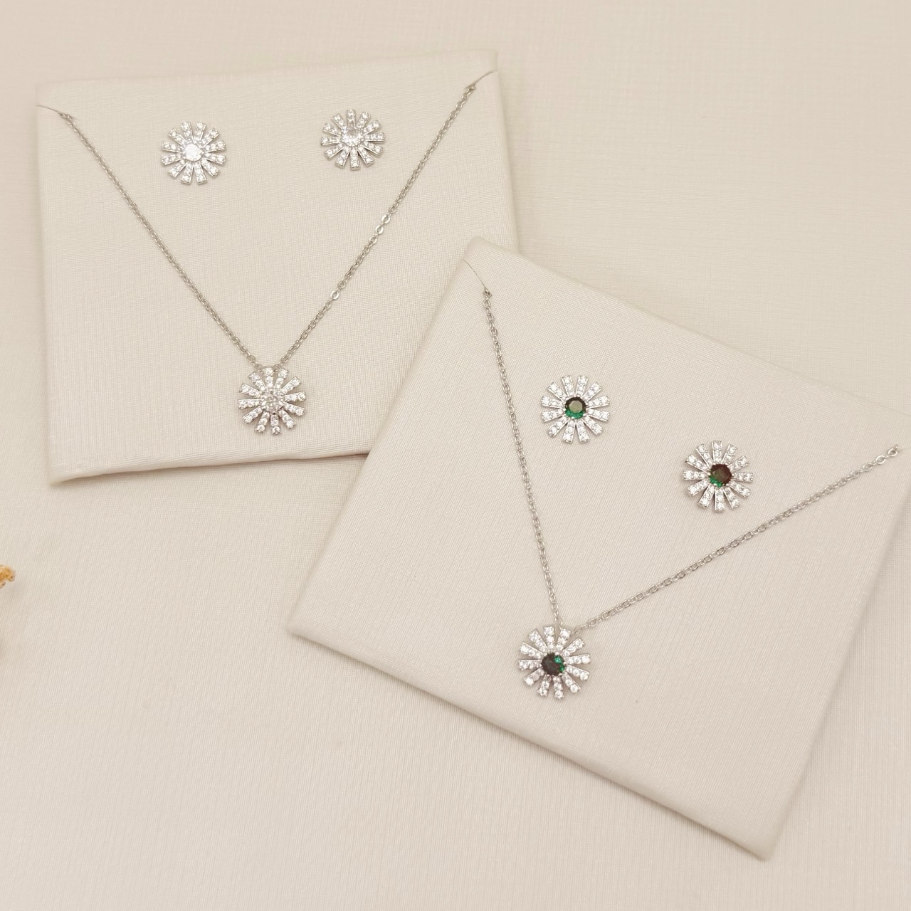 08.0637.5.B - (40) Conjunto de dandelion com central de ponot de luz