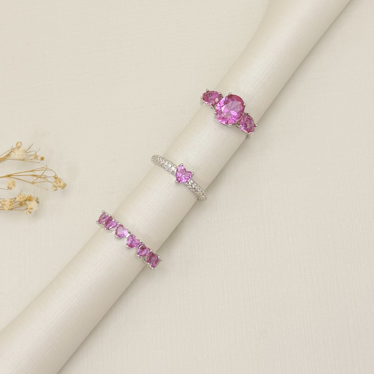 03.2550.13.B - (20) Anel estilo aparador em pedras formato coração