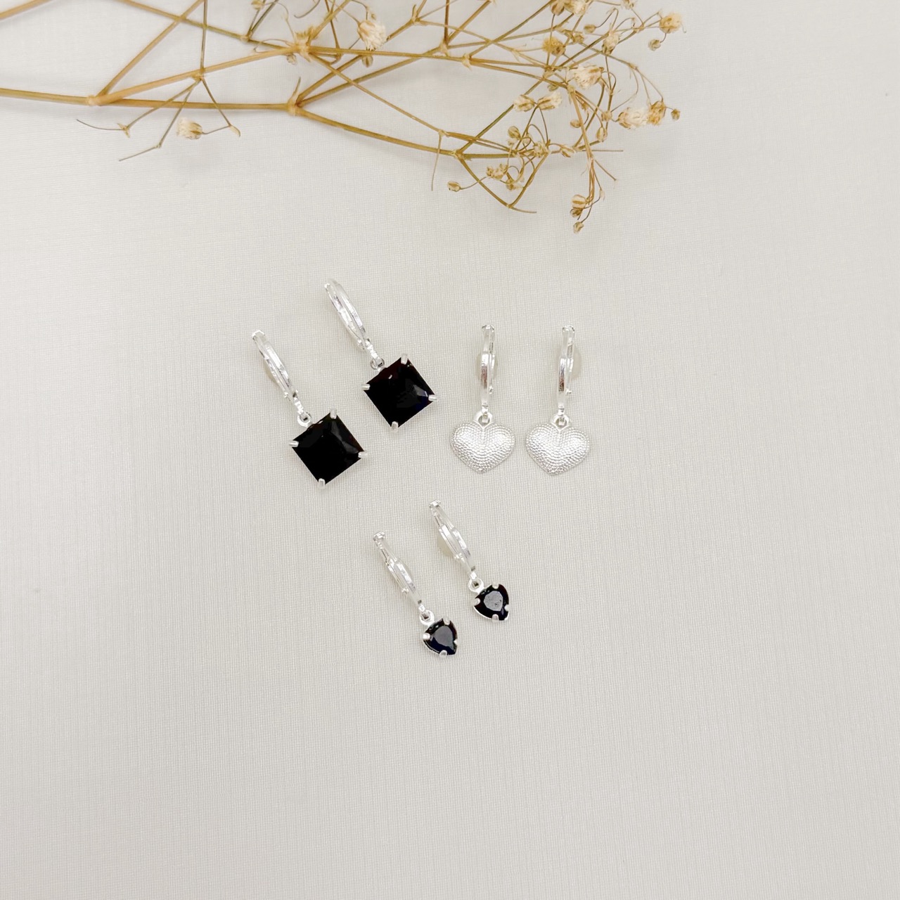 05.3159.0.S - Argola de pressão clássica com pingente de coração em efeito spike