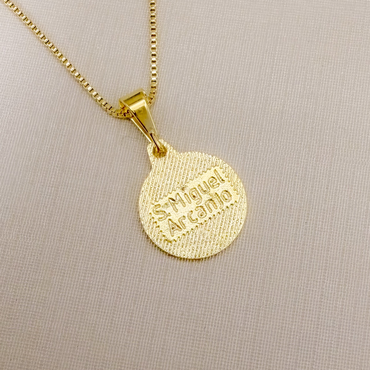 09.2512.0.O - (45) Colar de pingente moeda de São Miguel Arcanjo liso