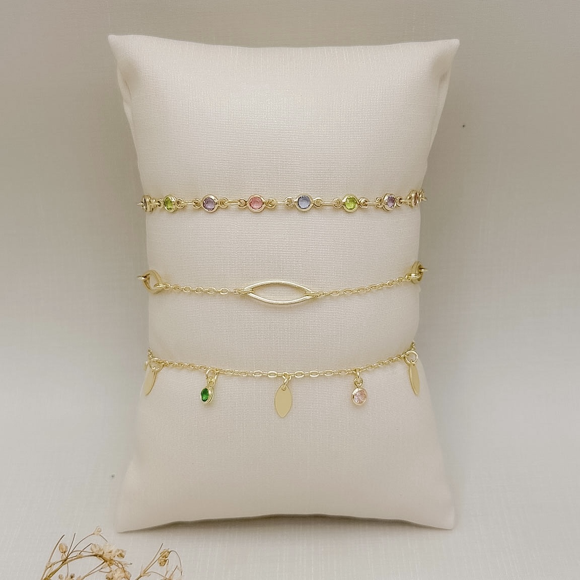 12.2336.C.O - Pulseira de elos americanos com pingentes múltiplos e diferentes