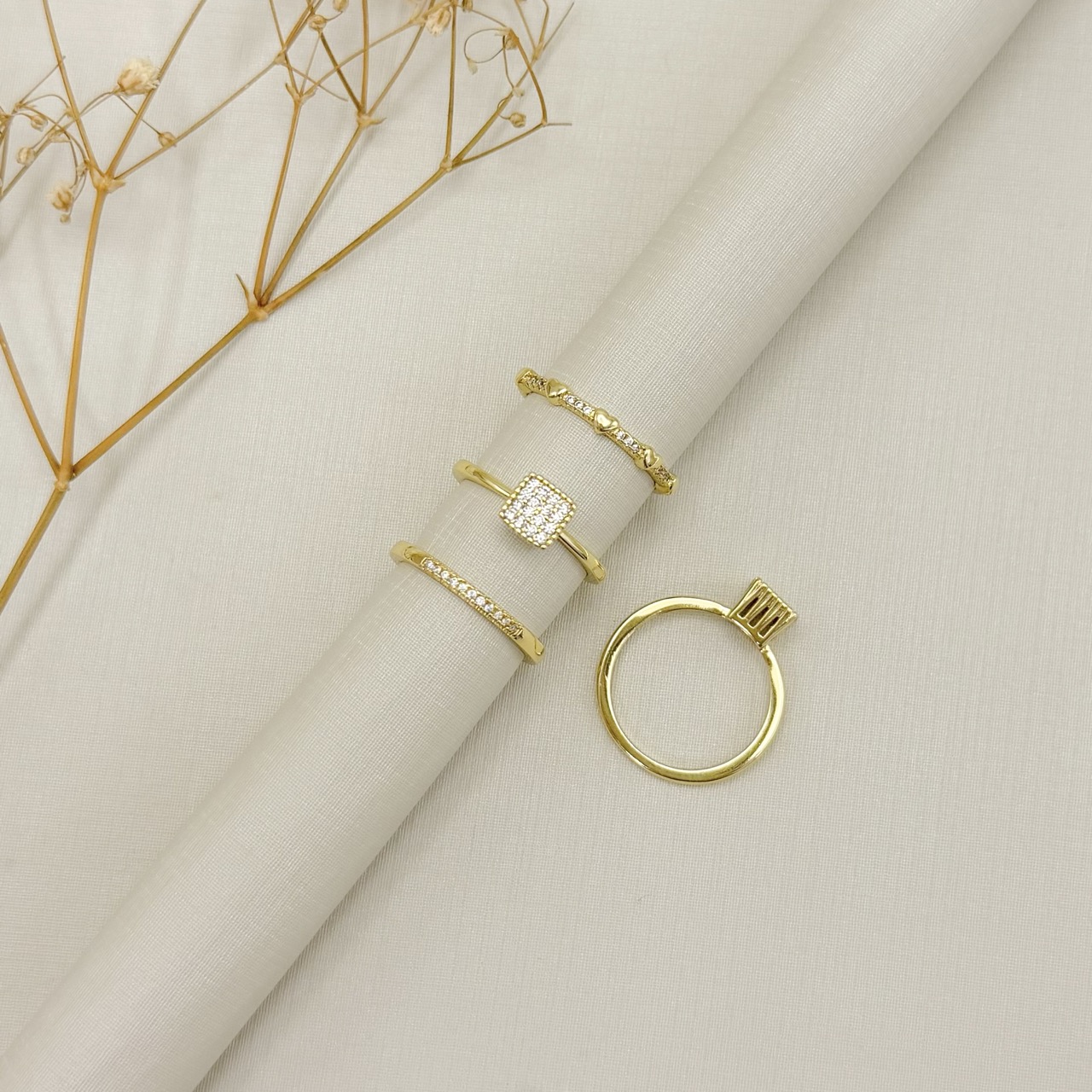 03.2574.1.O - (22) Anel estilo solitario alto quadrado de cravação chuveiro com aro liso