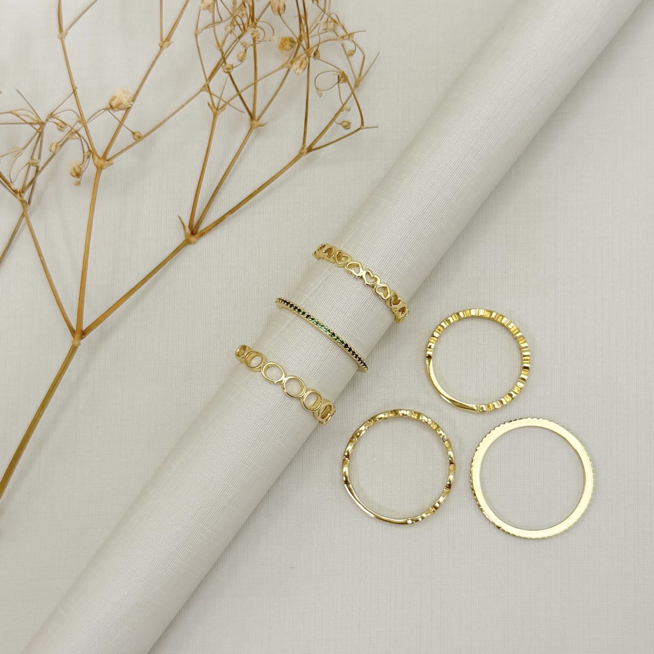 03.2601.0.O - (20) Anel de aro em silhuetas de circulos lisos simples