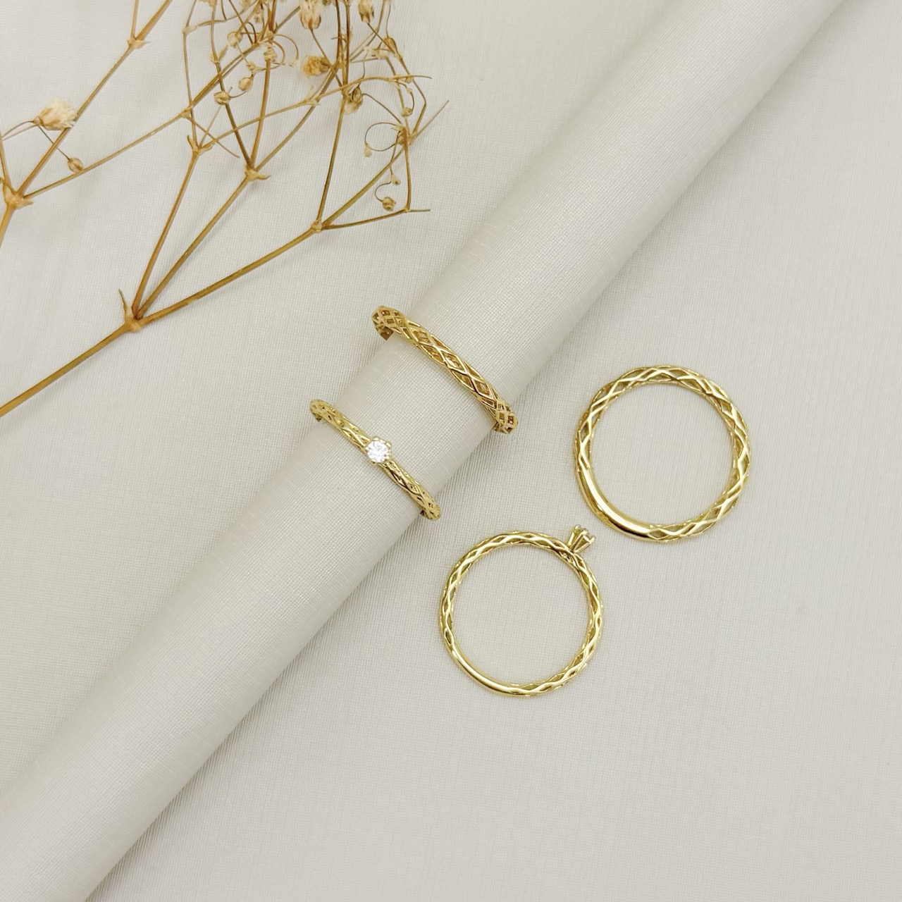 03.2612.0.O - (20) Anel de aro em tubo de efeito losangos lisos em rede