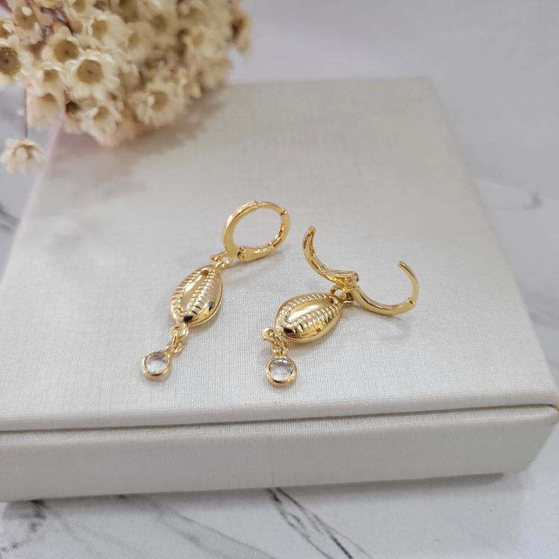 ARGOLINHA BUZIOS COM PEDRA BANHADO A OURO 18K