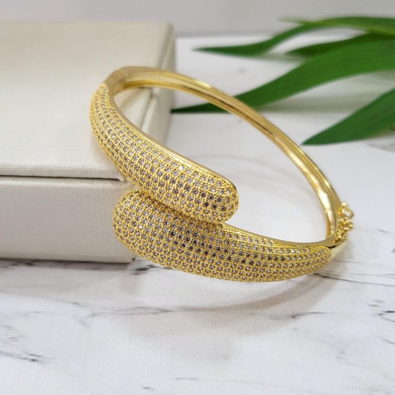 Bracelete duplo luxo gota cravejado banhado a ouro 18k