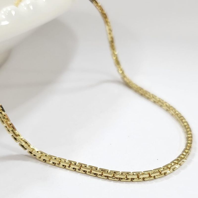 Corrente malha quadradinha espelhada banhada a ouro 18k