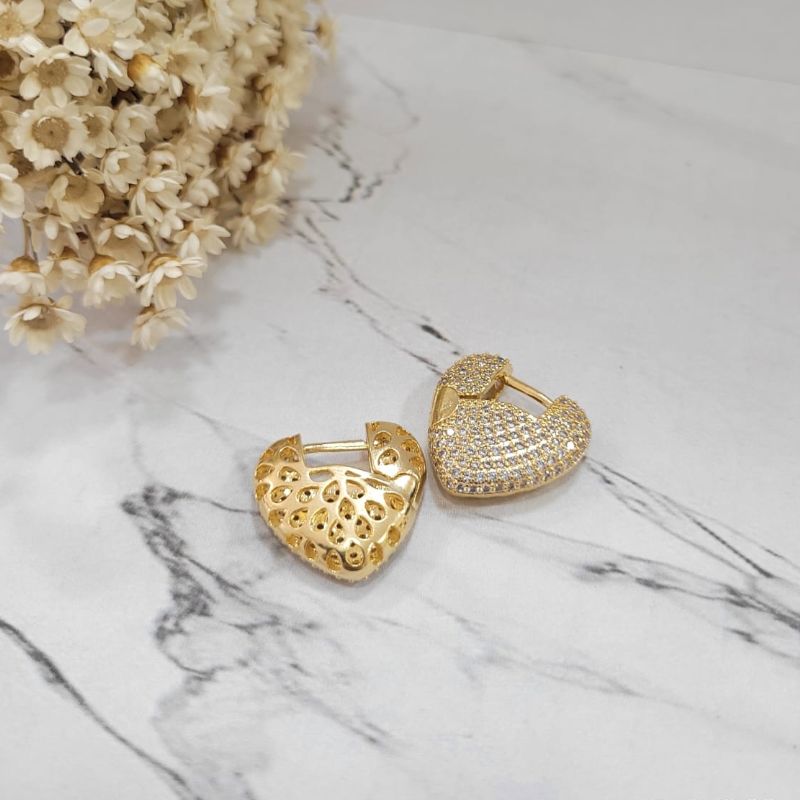 Argola luxo coracao grande toda cravejada banhado a ouro 18k