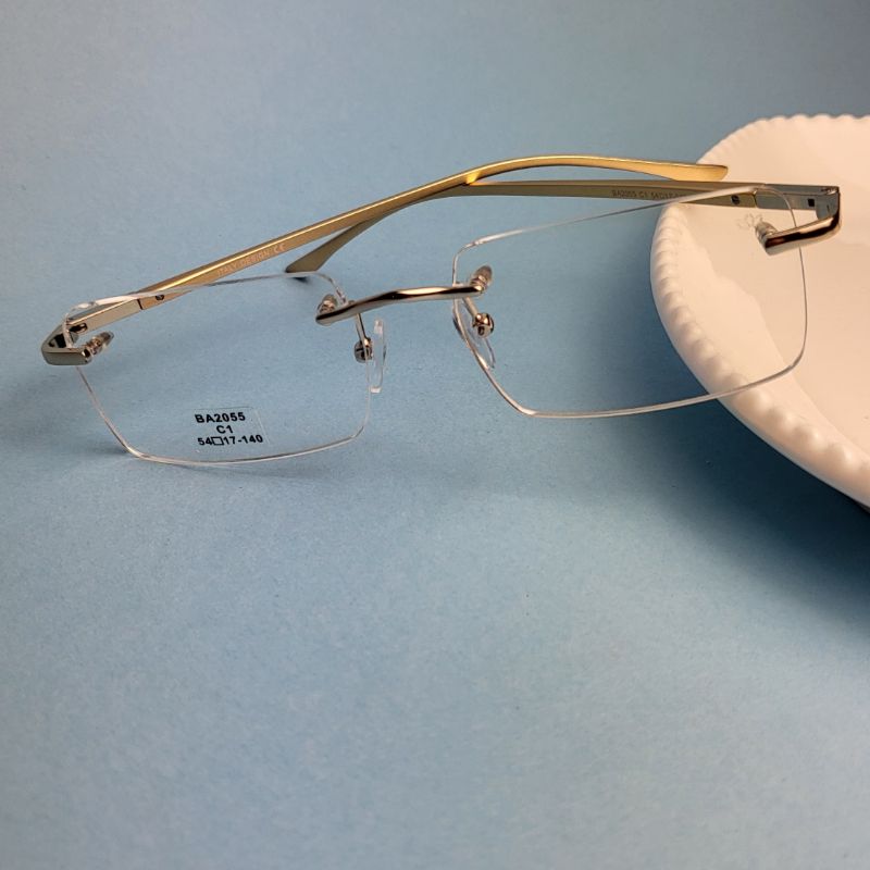 Armacao para oculos de grau quadrado parafusado dourado