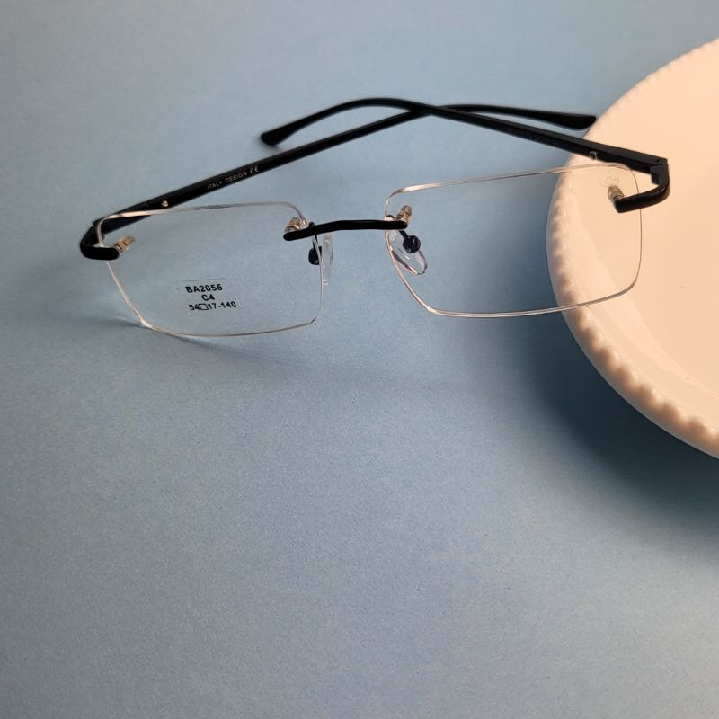 Armacao para oculos de grau quadrado parafusado preto
