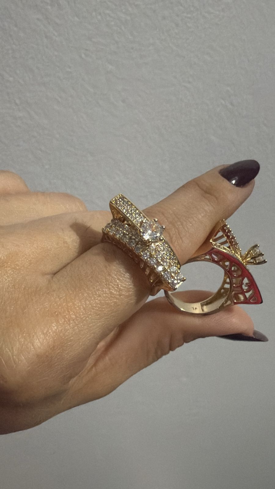 Anel Solitário e Dupla Fileira Cravejada