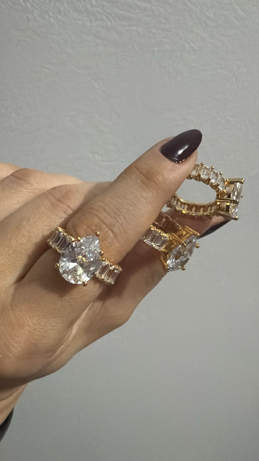 Anel Solitário Gota Aro em Zircônias Baguetes