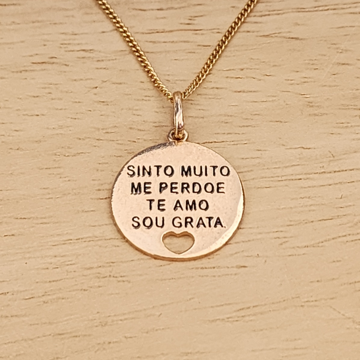 COLAR PINGENTE HO'HOPONOPONO DOURADO - SINTO MUITO, ME PERDOE, TE AMO, SOU GRATA