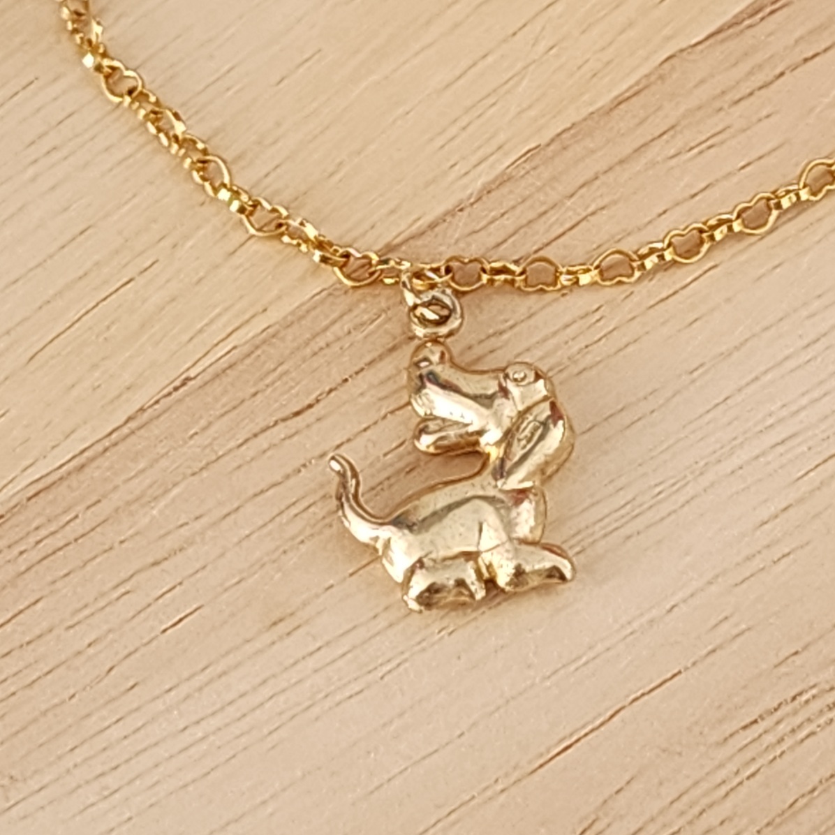 PULSEIRA DOURADA CORRENTE ELOS CORAÇÃO COM  PINGENTE CACHORRO