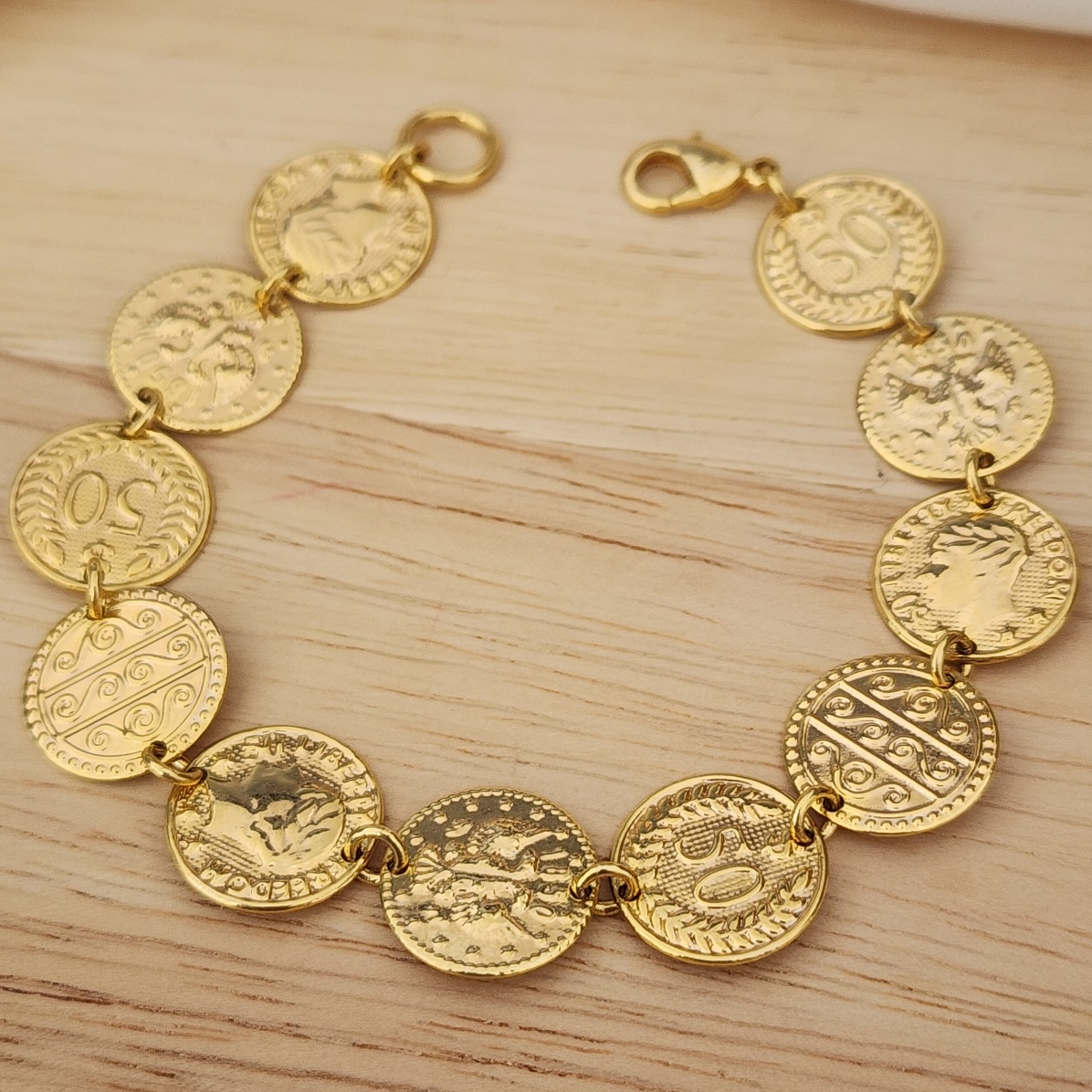 PULSEIRA DOURADA MEDALHAS