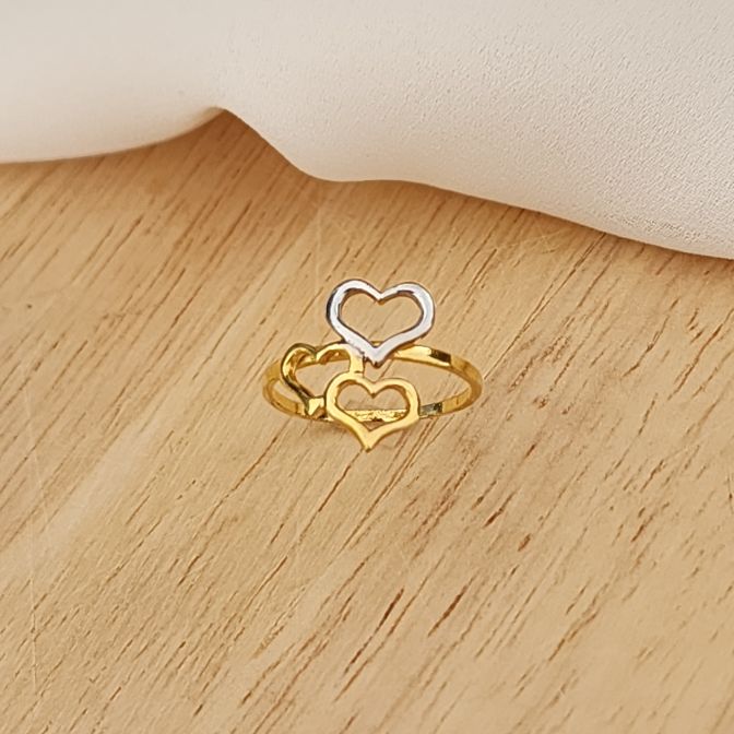 ANEL DOURADO TRÊS BANHOS CORAÇÃO VAZADO