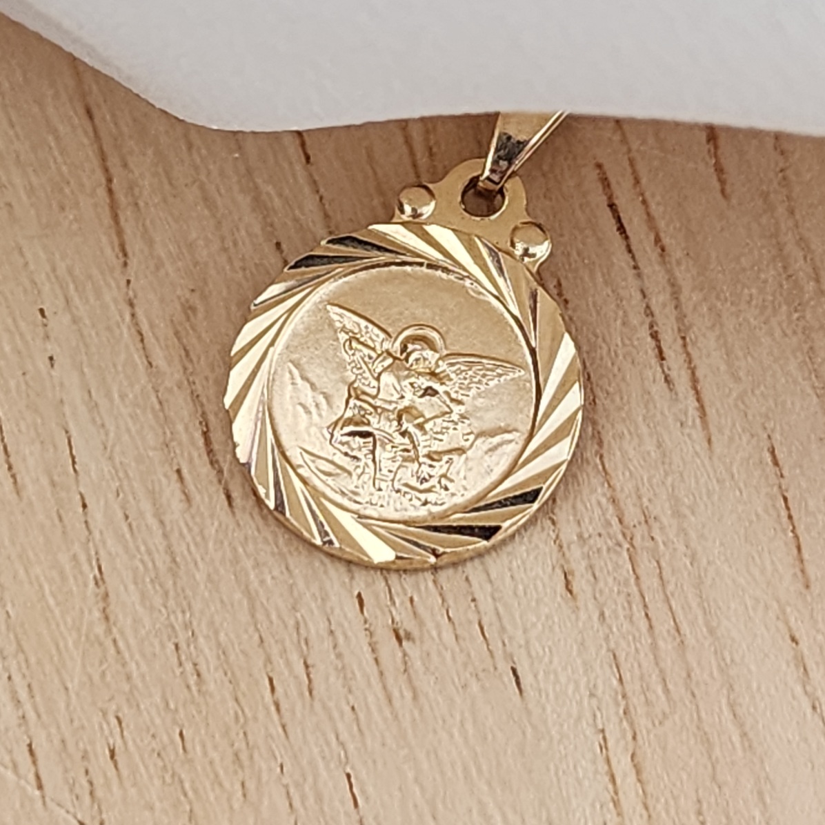 PINGENTE DOURADO SÃO MIGUEL ARCANJO