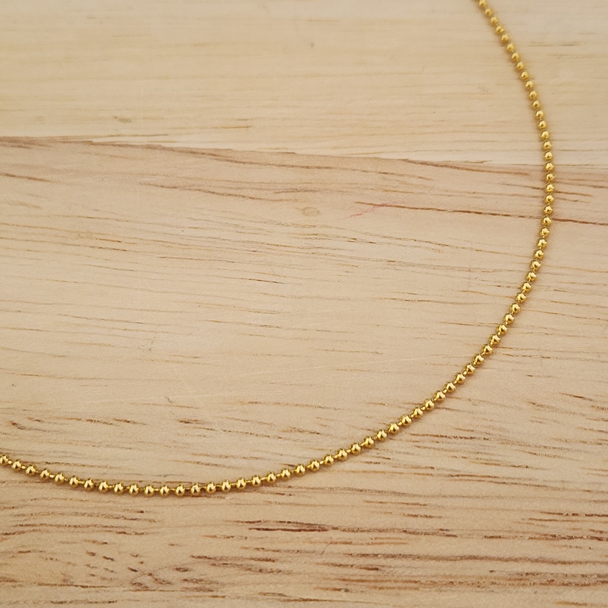 COLAR DOURADO CORRENTE DE BOLINHAS