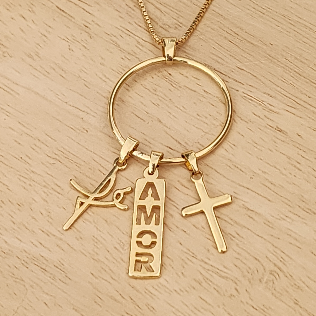 COLAR DOURADO PATUÁ AMOR FÉ CRUZ