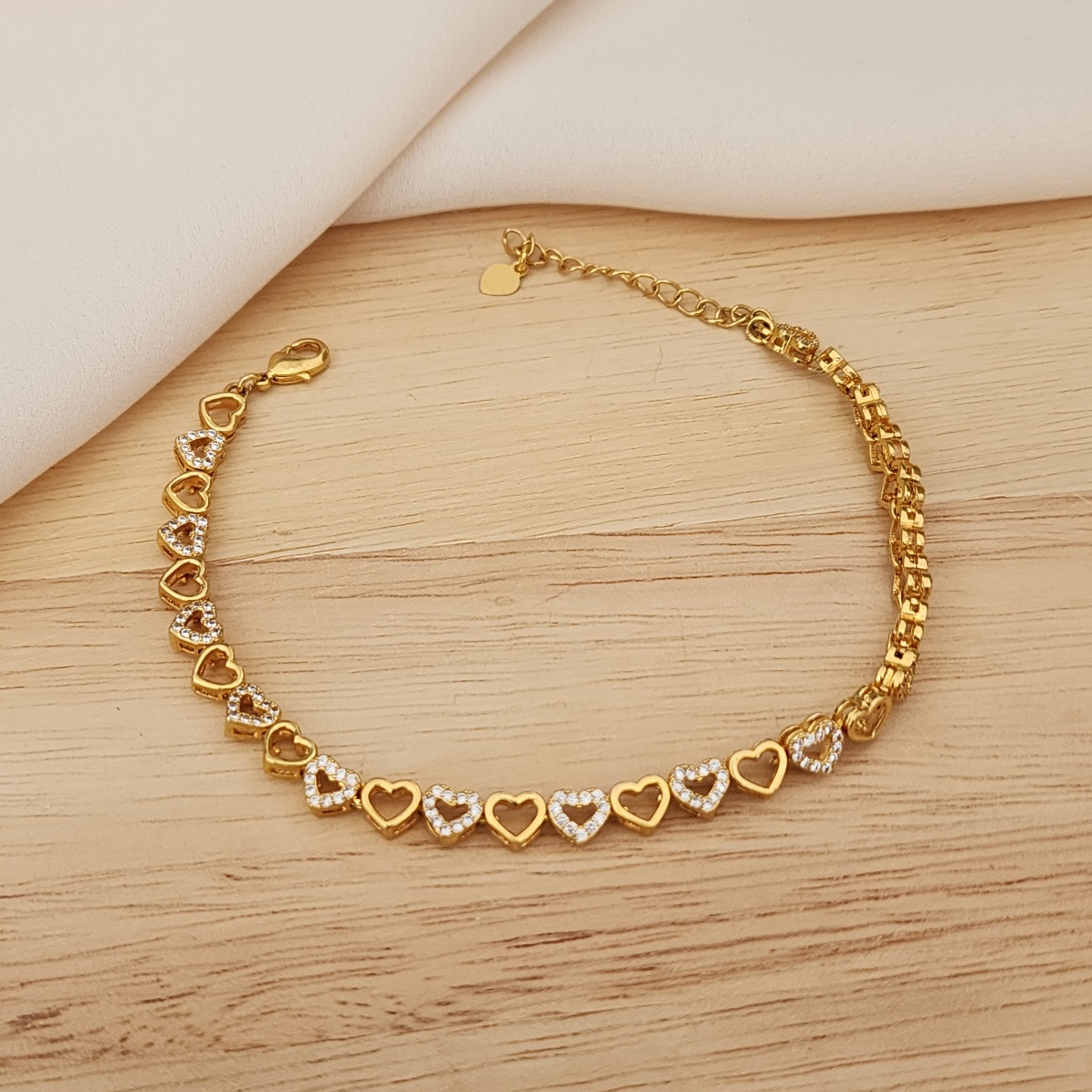 PULSEIRA CORAÇÕES CRAVEJADOS MICROZIRCÔNIAS CRISTAL