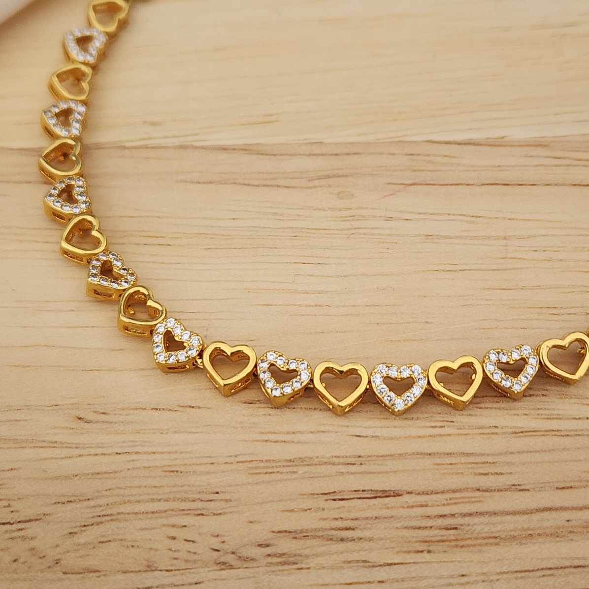 PULSEIRA CORAÇÕES CRAVEJADOS MICROZIRCÔNIAS CRISTAL